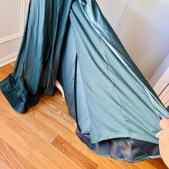 Bridesmaid Square Neck Bustier Dress w Slit 🐍 - Picture 4 of 8